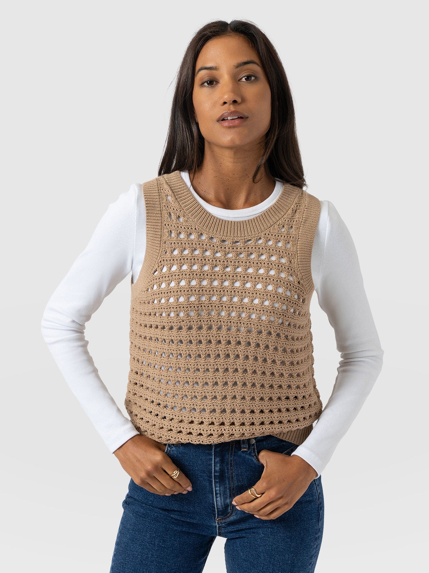 Adler Sleeveless Knit Camel - Women's Vests | Saint + Sofia® EU